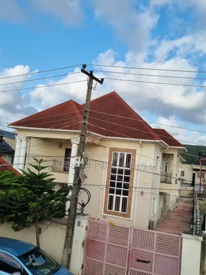 6bdrm Duplex in Okota for sale