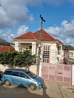 6bdrm Duplex in Okota for sale