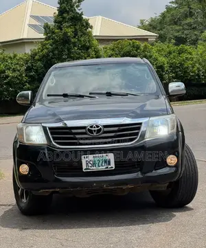 Toyota Hilux 2013 Black