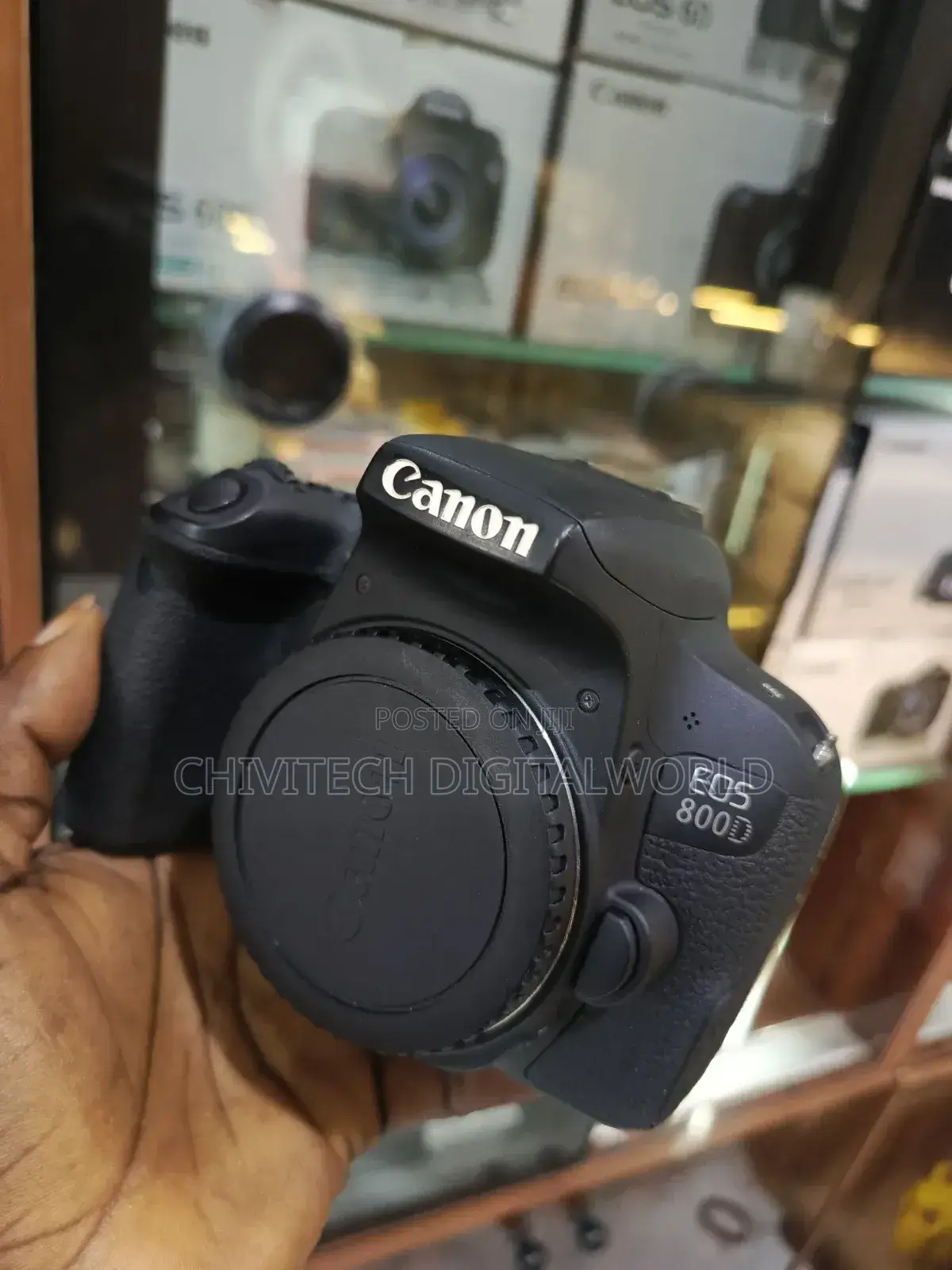 Canon Eos R100