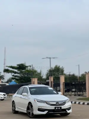 Honda Accord Touring V6 4dr Sedan FWD (3.5L 6cyl 6A) 2017 White