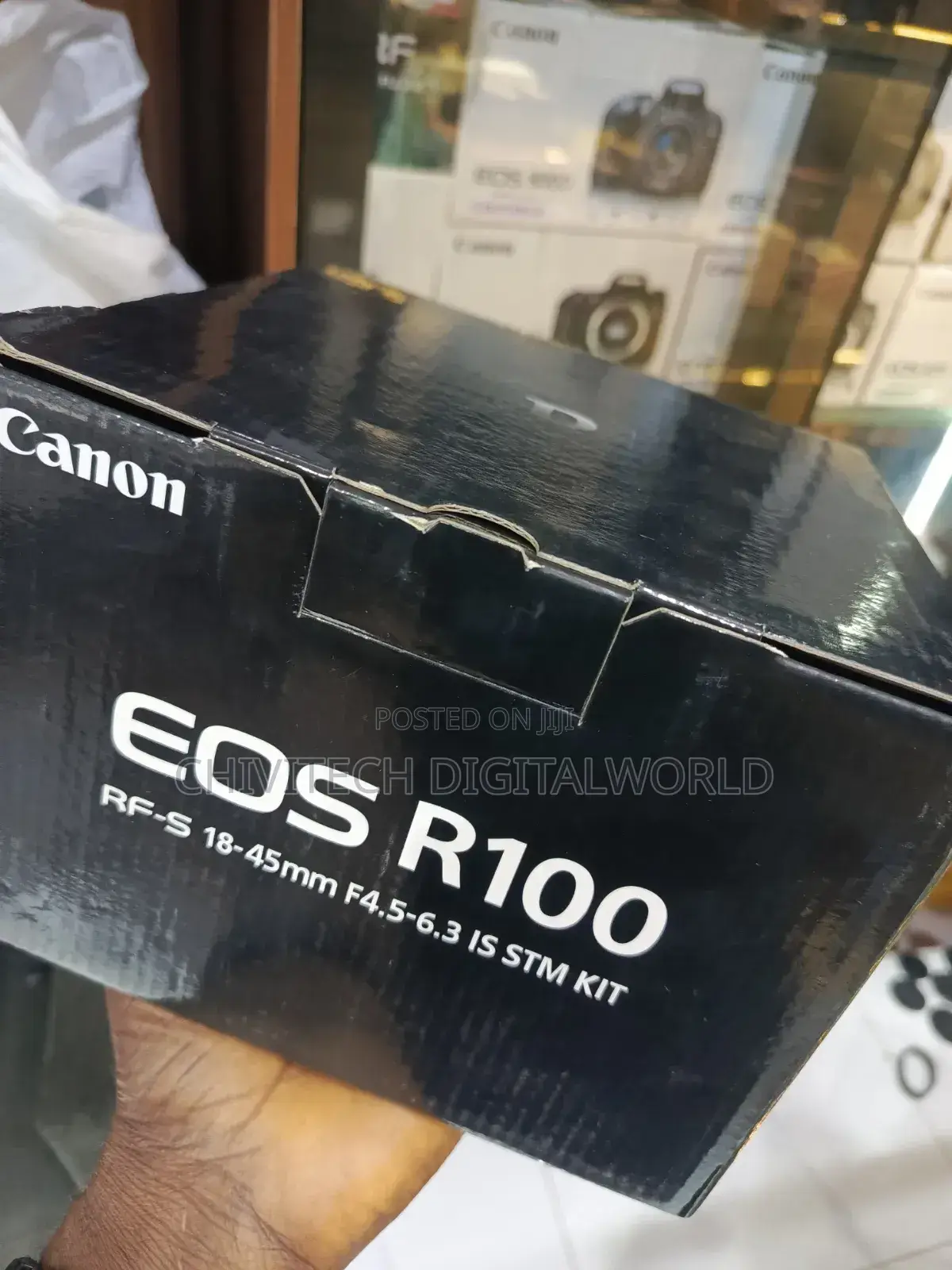 Canon Eos R100