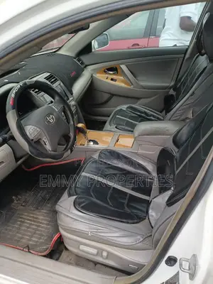 Toyota Camry XLE V6 4dr Sedan (3.5L 6cyl 6AM) 2008 White