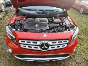 Mercedes-Benz GLA 250 2018 Red