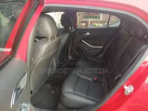 Mercedes-Benz GLA 250 2018 Red