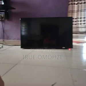 Clean 32" Samsung Non Smart TV