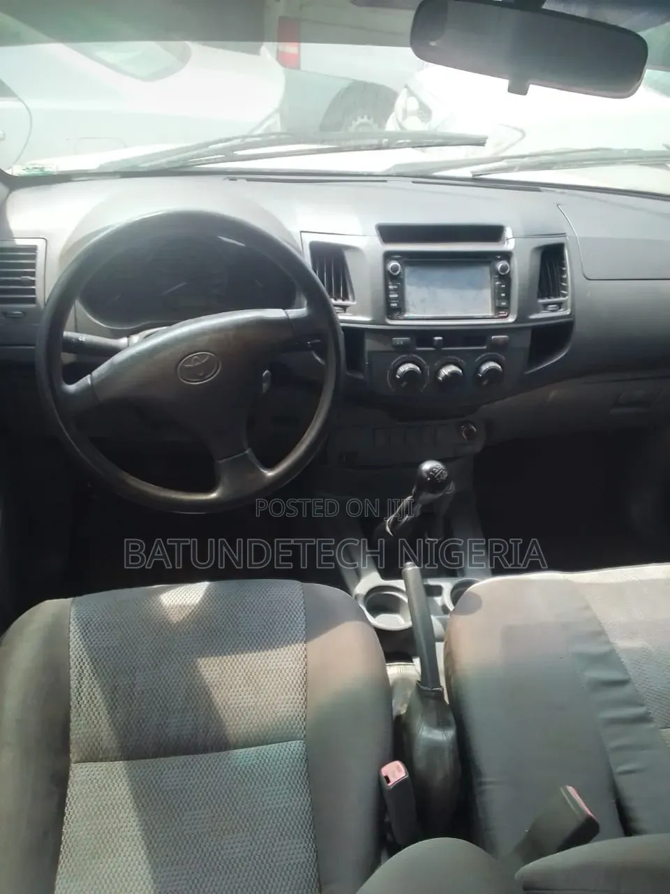 Toyota Hilux 2013 White
