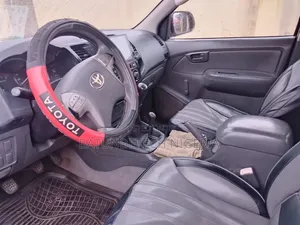 Toyota Hilux 2013 White