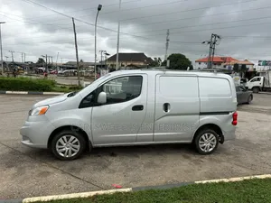 Nissan NV200 2017 Grey
