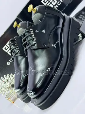 Givenchy Men’S High Quality Shoe Fully Boxed With Elegance