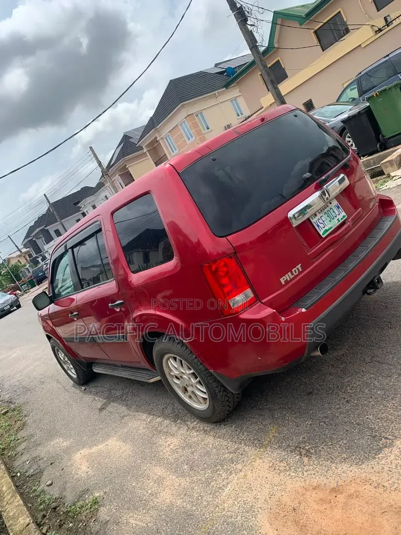 Honda Pilot 2010 Red