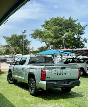 Toyota Tundra Hybrid 2025 Gray