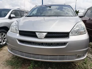 Toyota Sienna 2005 Silver