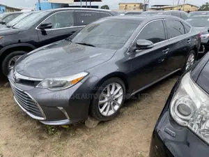 Toyota Avalon Limited Sedan FWD (3.5L 6cyl 6A) 2013 Gray