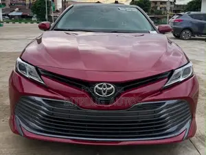 Toyota Camry XLE V6 (3.5L V6 8A) 2019 Red
