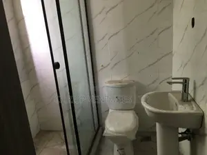 4bdrm Duplex in Mende for rent