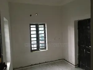 2bdrm Block of Flats in Mende for rent