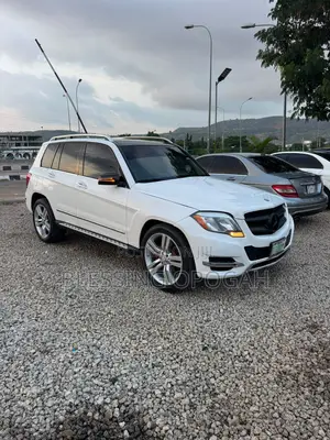 Mercedes-Benz GLK-Class Base GLK 350 4dr AWD 4MATIC (3.5L 6cyl 7A) 2015
