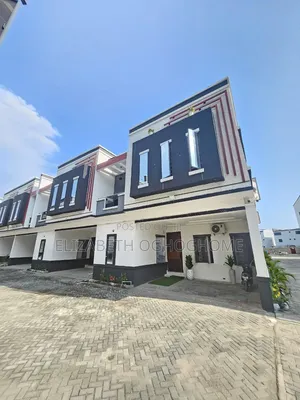 4bdrm Duplex in Lafiaji for sale