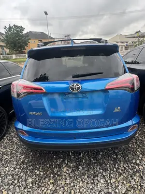 Toyota RAV4 LE AWD (2.5L 4cyl 6A) 2017 Blue