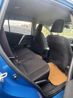 Toyota RAV4 LE AWD (2.5L 4cyl 6A) 2017 Blue