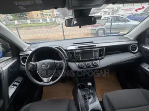 Toyota RAV4 LE AWD (2.5L 4cyl 6A) 2017 Blue