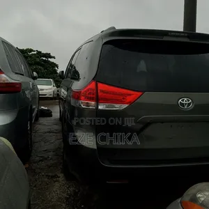 Toyota Sienna 2013 Gray
