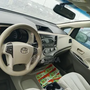 Toyota Sienna 2013 Gray