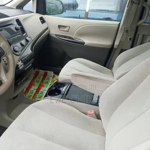 Toyota Sienna 2013 Gray