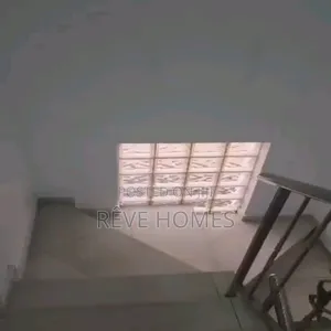 4bdrm Maisonette in Alagomeji for rent