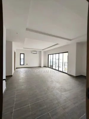 3bdrm Apartment in Alagomeji Yaba Lagos for sale