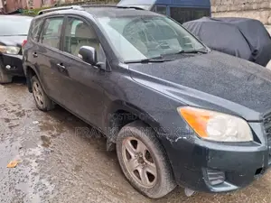 Toyota RAV4 2011