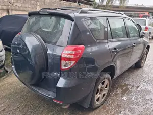 Toyota RAV4 2011