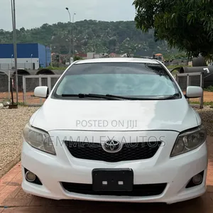 Toyota Corolla 2010 White