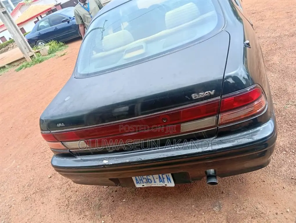Nissan Maxima QX 1998 Blue