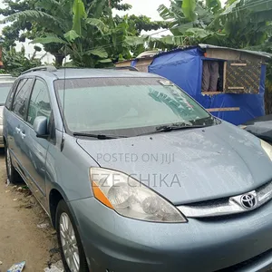 Toyota Sienna 2009 Blue
