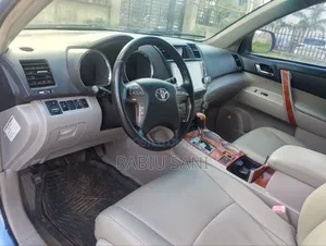 Toyota Highlander Limited 2010 Blue