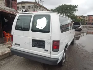 Ford E350 2024 White