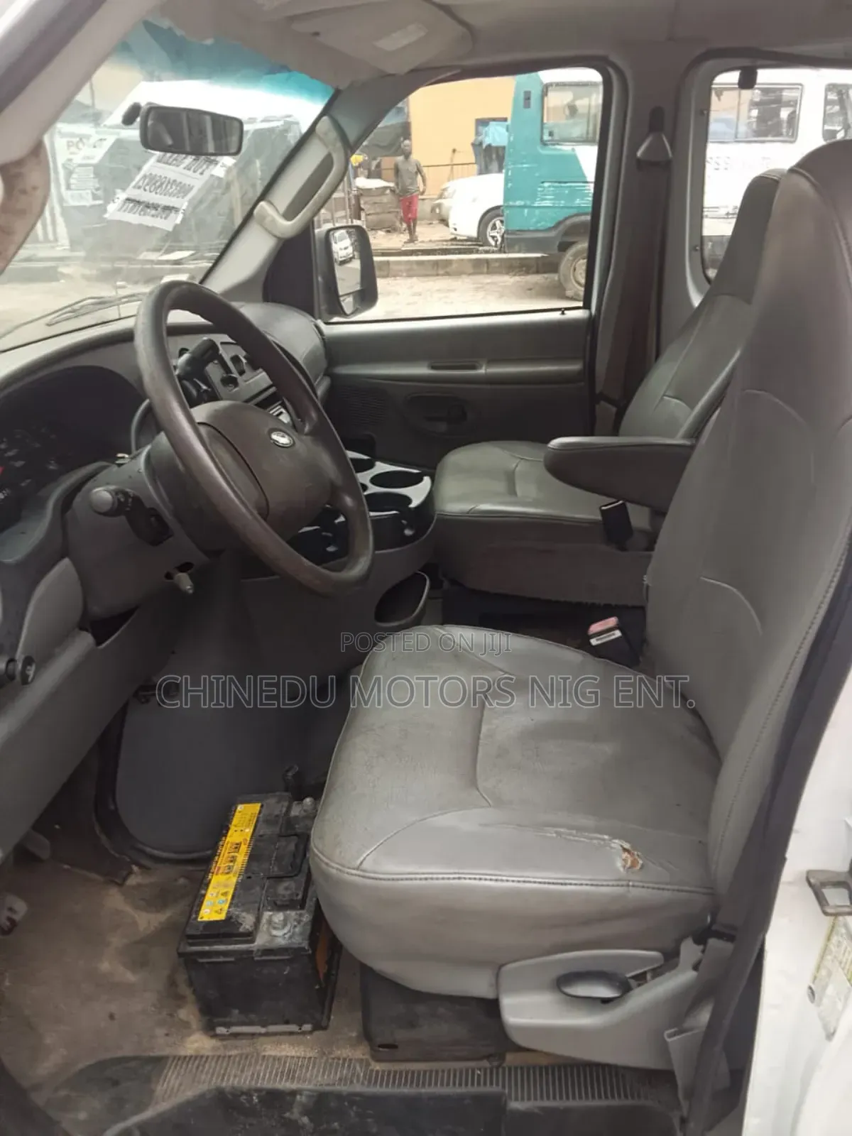 Ford E350 2024 White