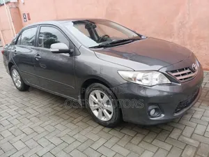 Toyota Corolla 2011 Gray