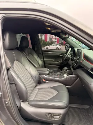 Toyota Highlander 2022 Gray
