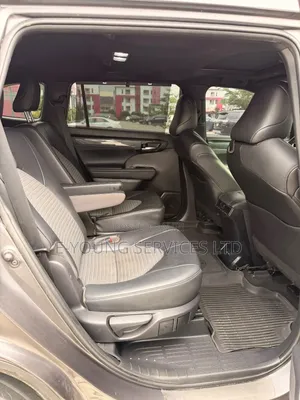 Toyota Highlander 2022 Gray