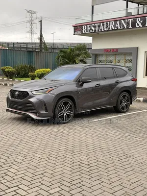 Toyota Highlander 2022 Gray