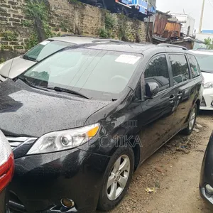 Toyota Sienna 2024 Black