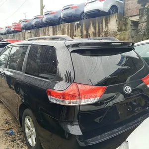 Toyota Sienna 2024 Black