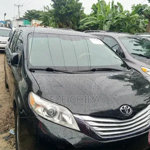 Toyota Sienna 2024 Black