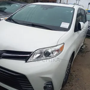 Toyota Sienna 2020 White