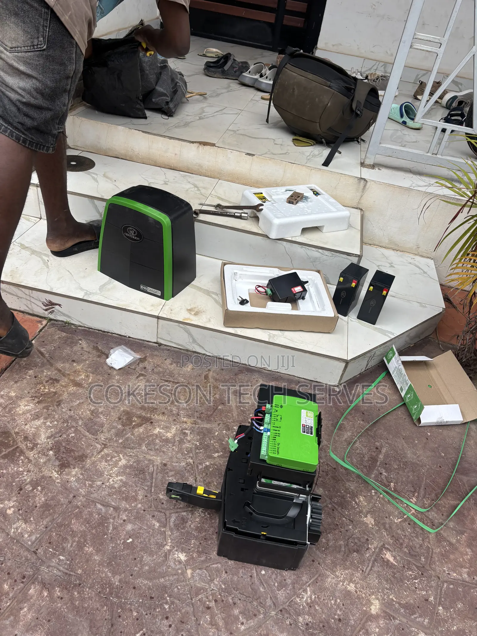Quiet Operation Remote Control Automatic Sliding Gate Motor Installed