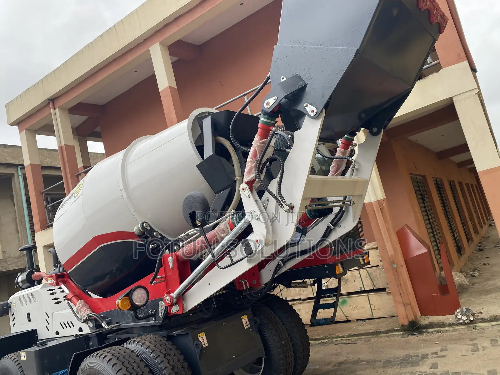 Self Load Mobile Mixer 4cubic