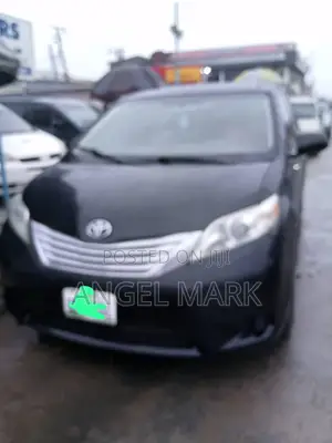 Toyota Sienna LE 7 Passenger 2011 Black